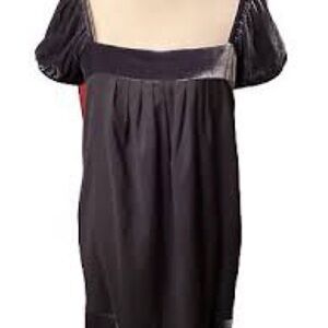 Laundry dress flowy with pleated detail and satin trim size 12